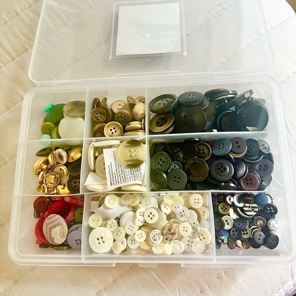 Buttons, Buttons & More Buttons - Picture 2 of 9